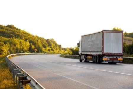 Recharge sans fil pour poids lourds électriques sur l'autoroute A10 Expérience révolutionnaire